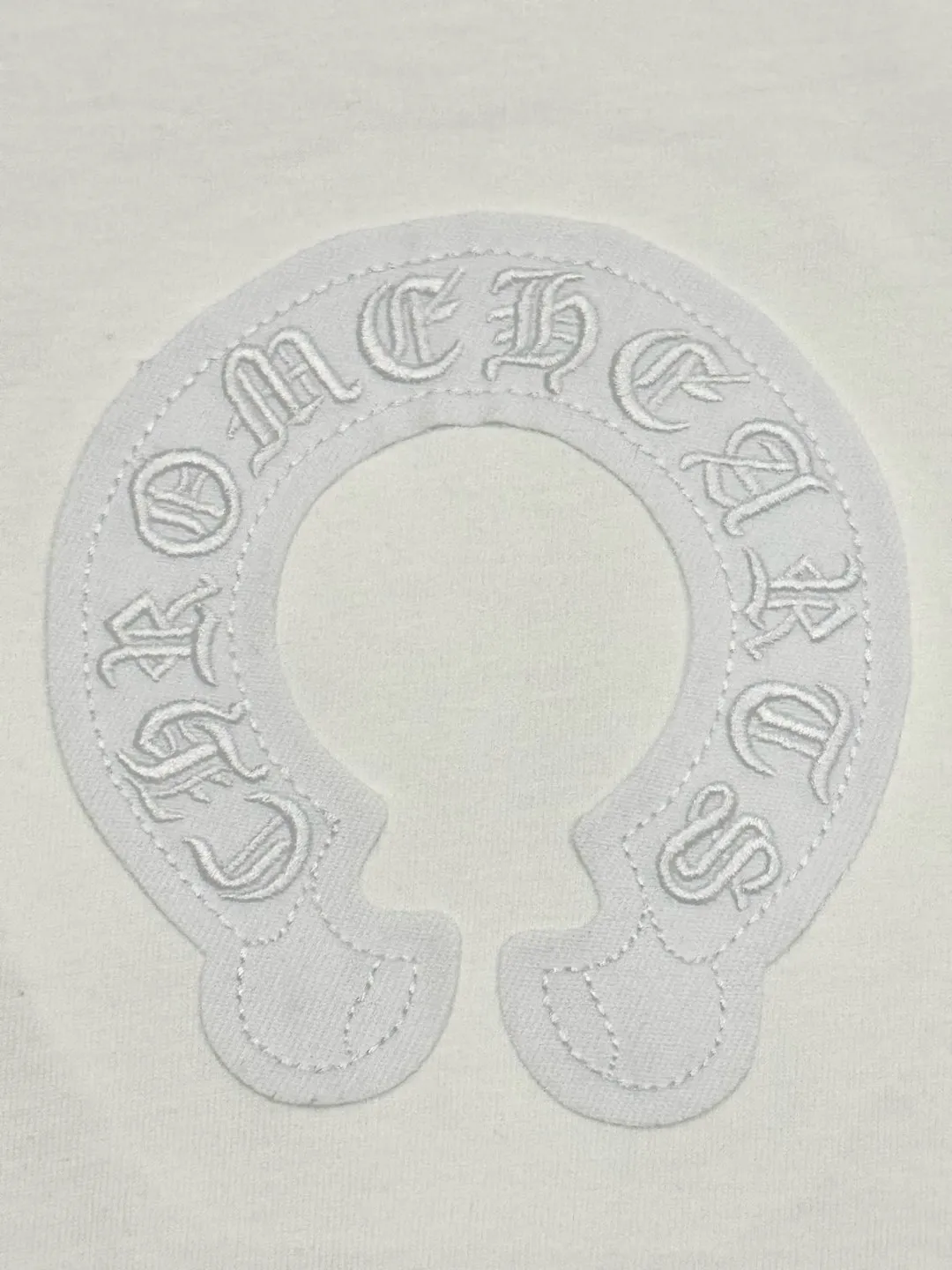 🅿️200 [High quality] Chrome hearts ss25 new first release latest short-sleeved round neck t-shirt, high-end customization, avant-garde and fashionable design! The front and rear panels of the brand logo are designed with heavy craftsmanship of burnt appliqué, ten rivets and one hundred thousand needle embroidery. High-end customized 280g fabric. Soft to the touch. Comfortable to wear. Exquisite stitching. Fine workmanship. The upper body effect is incomparably handsome! Same style for men and women, color: white, black size: S to xL